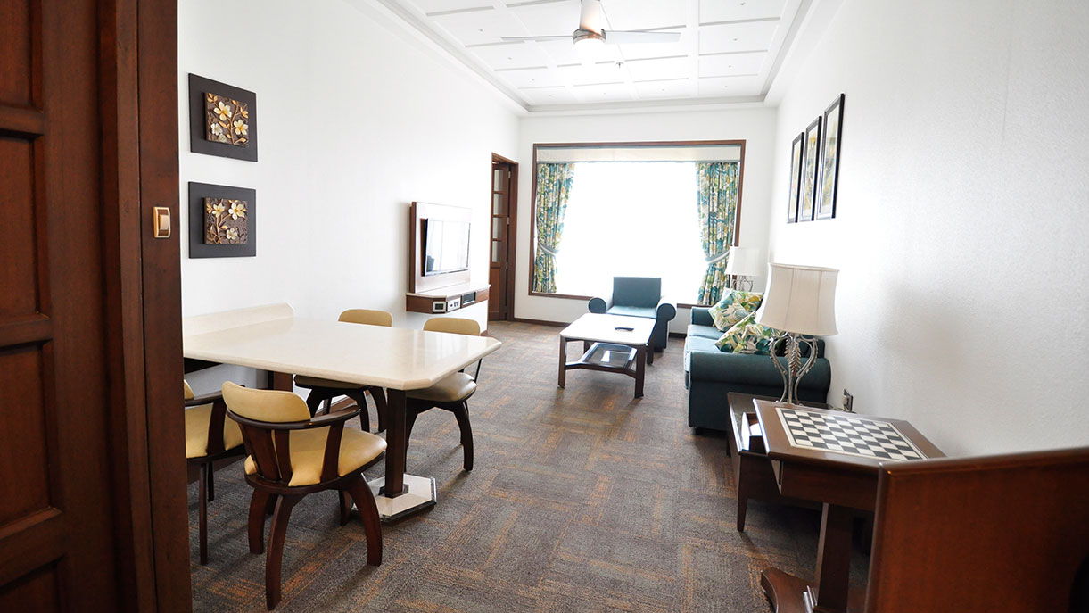 Esquar Hotel